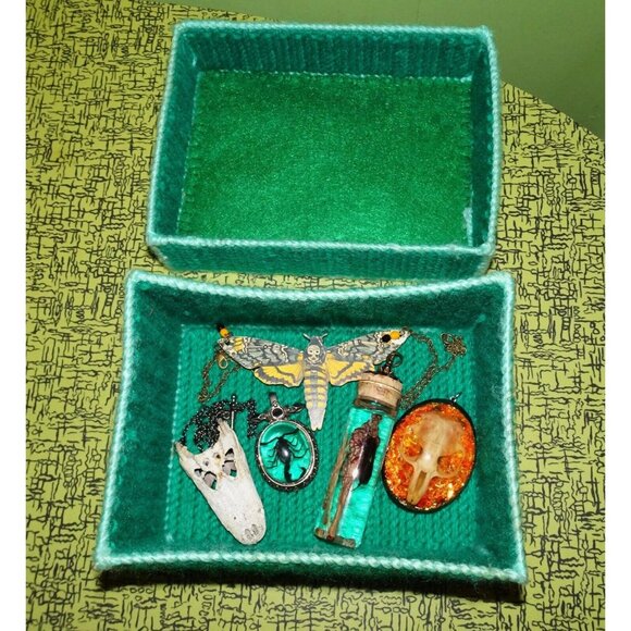 Handmade Aqua & Peach Plastic Canvas Needlepoint Trinket Box cross stitch craft - Picture 3 of 11